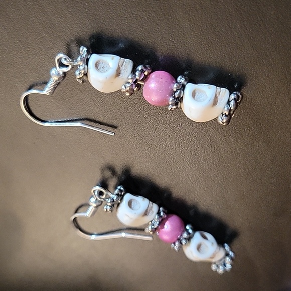 Handcrafted howlite skull earrings and charm bundle - Picture 5 of 8